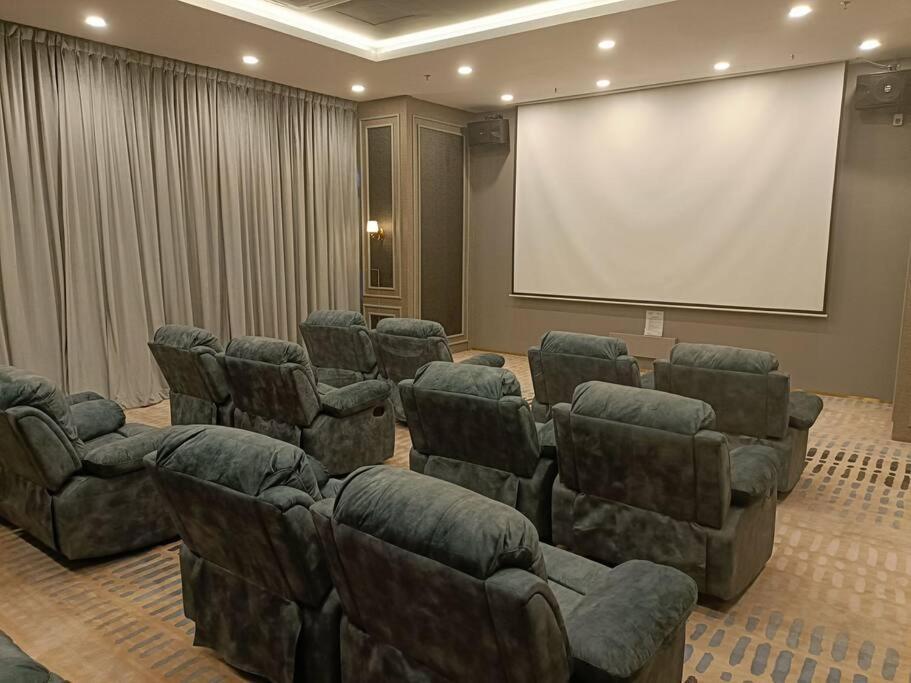Sky Trees 4 Guests High Floor Nflix Hbo Disney Garden View A1801 جوهر بهرو المظهر الخارجي الصورة